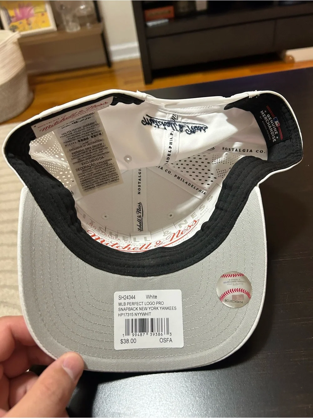 White Baseball Cap with Yankee Logo